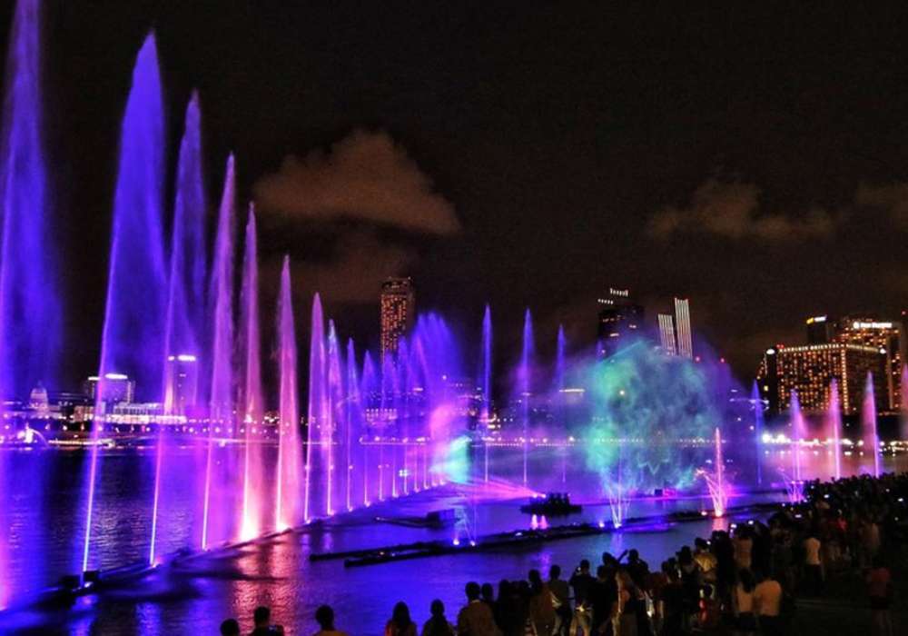 Chương trình nhạc nước Spectra Light Show